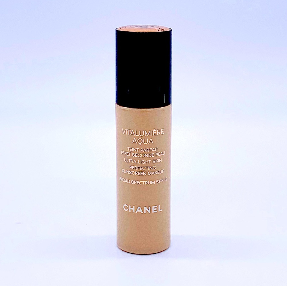 CHANEL 52 Beige Rose Ultra Light Skin Foundation New